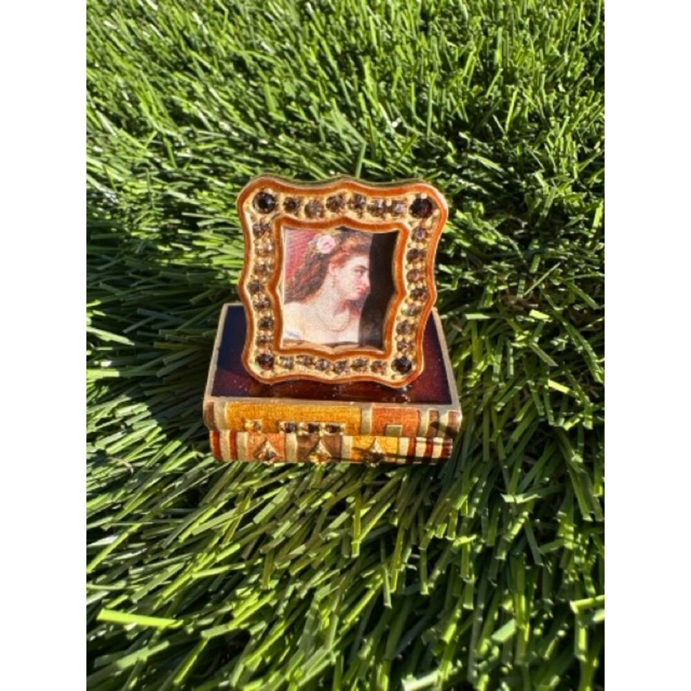 ESTEE LAUDER PERFUME COMPACT RARE 2002 ROMANTIC EDITION MIBB ~ BEAUTIFUL - Picture 12 of 16